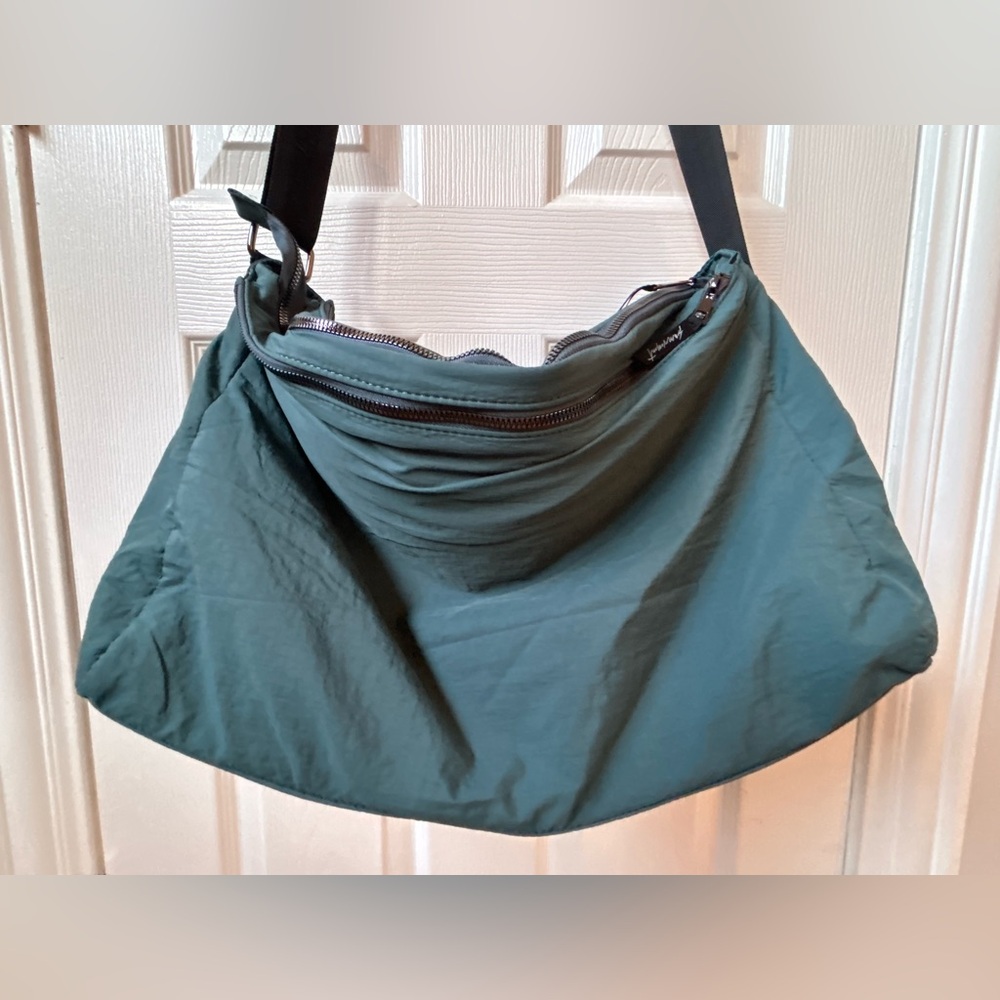 SOLD🎉Free People Movement All Day Bag - Picture 5 of 7